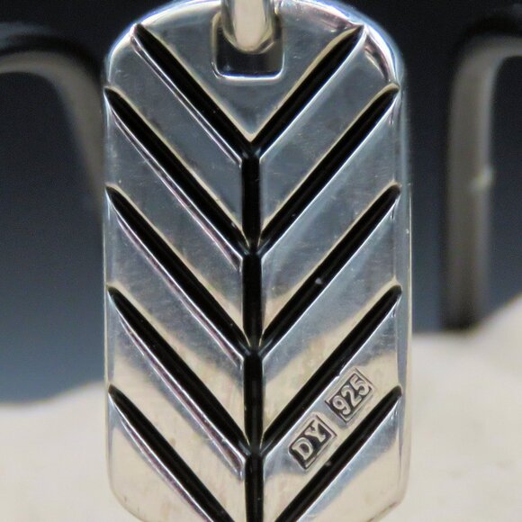 David Yurman Men's Sterling Silver 30mm Chevron Pave Dog Tag - Picture 4 of 7